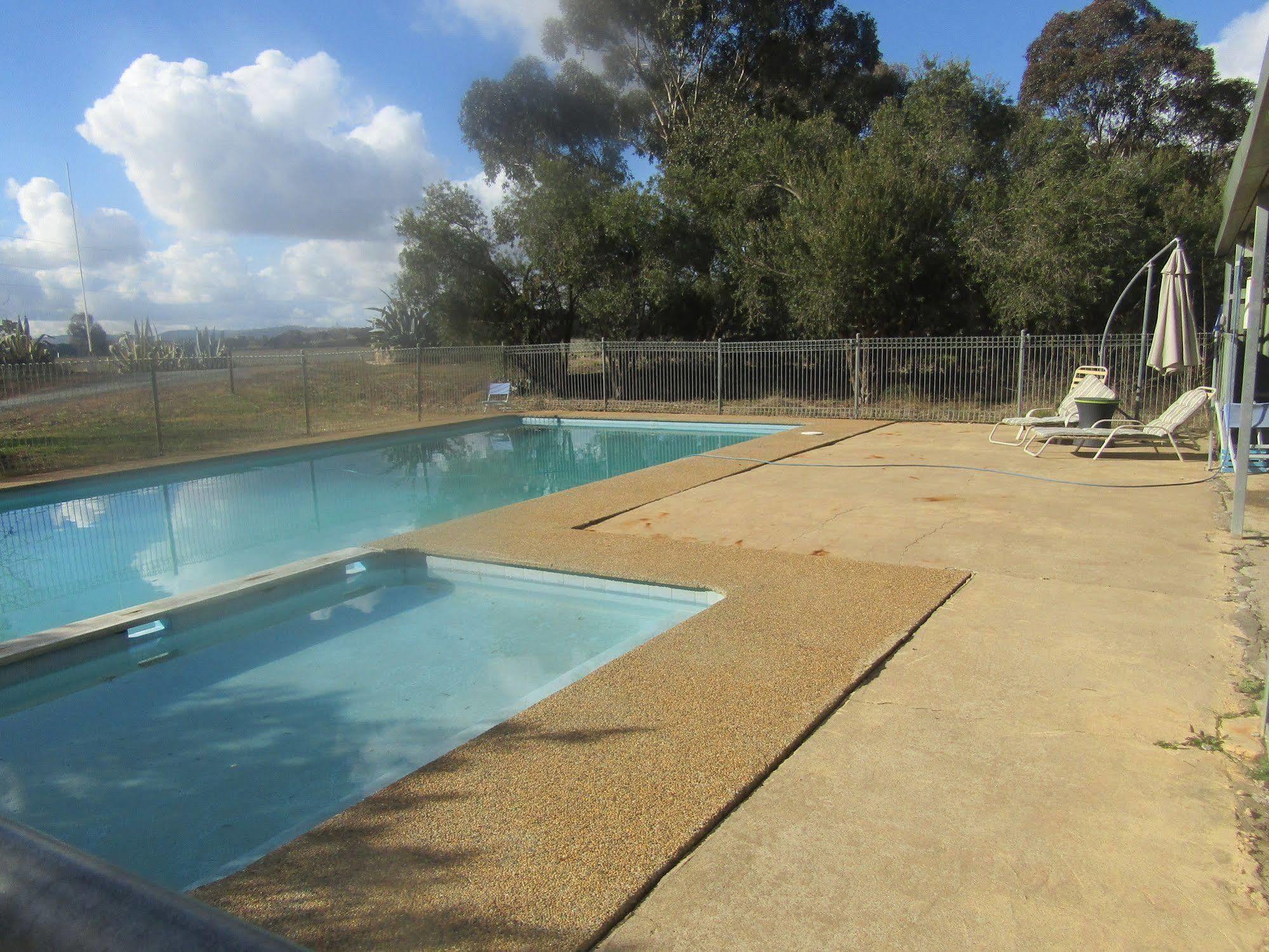 Allonville Gardens Motel Wagga Wagga Luaran gambar